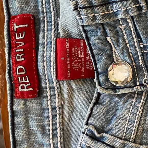 Women’s Red River Light Wash Flare Jeans - Picture 6 of 6